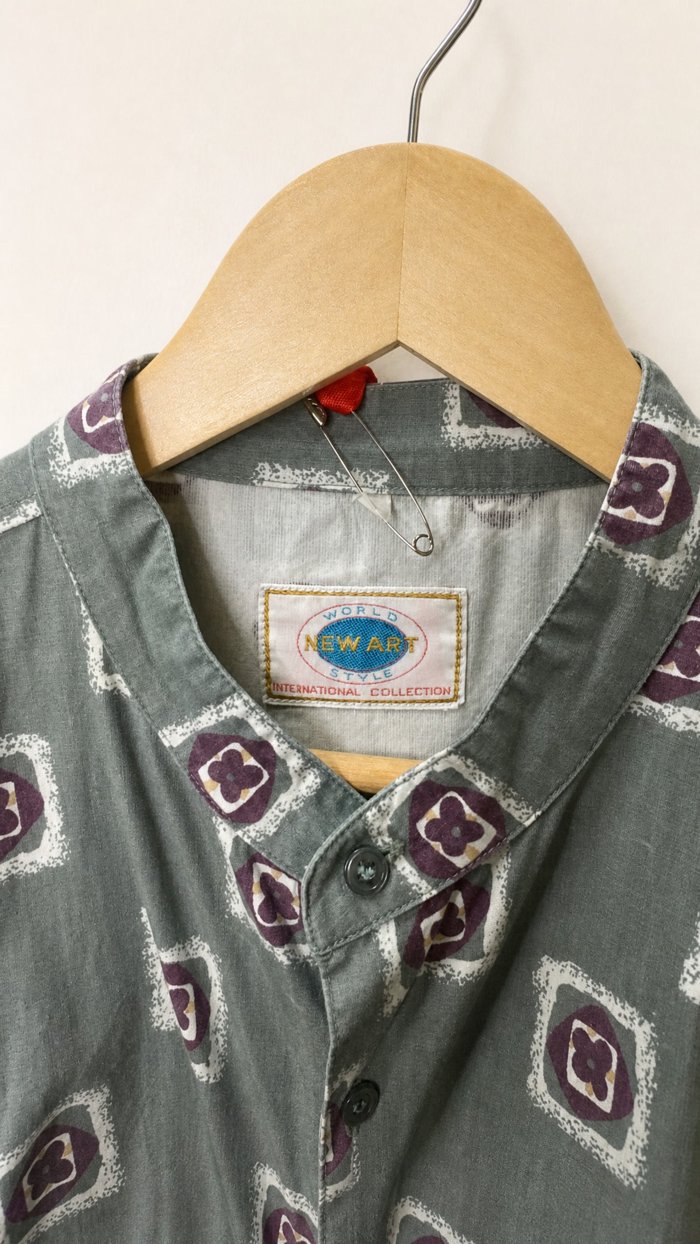 NEW ART Shirt – vintage clothing at AMYPARFUME Belgrade