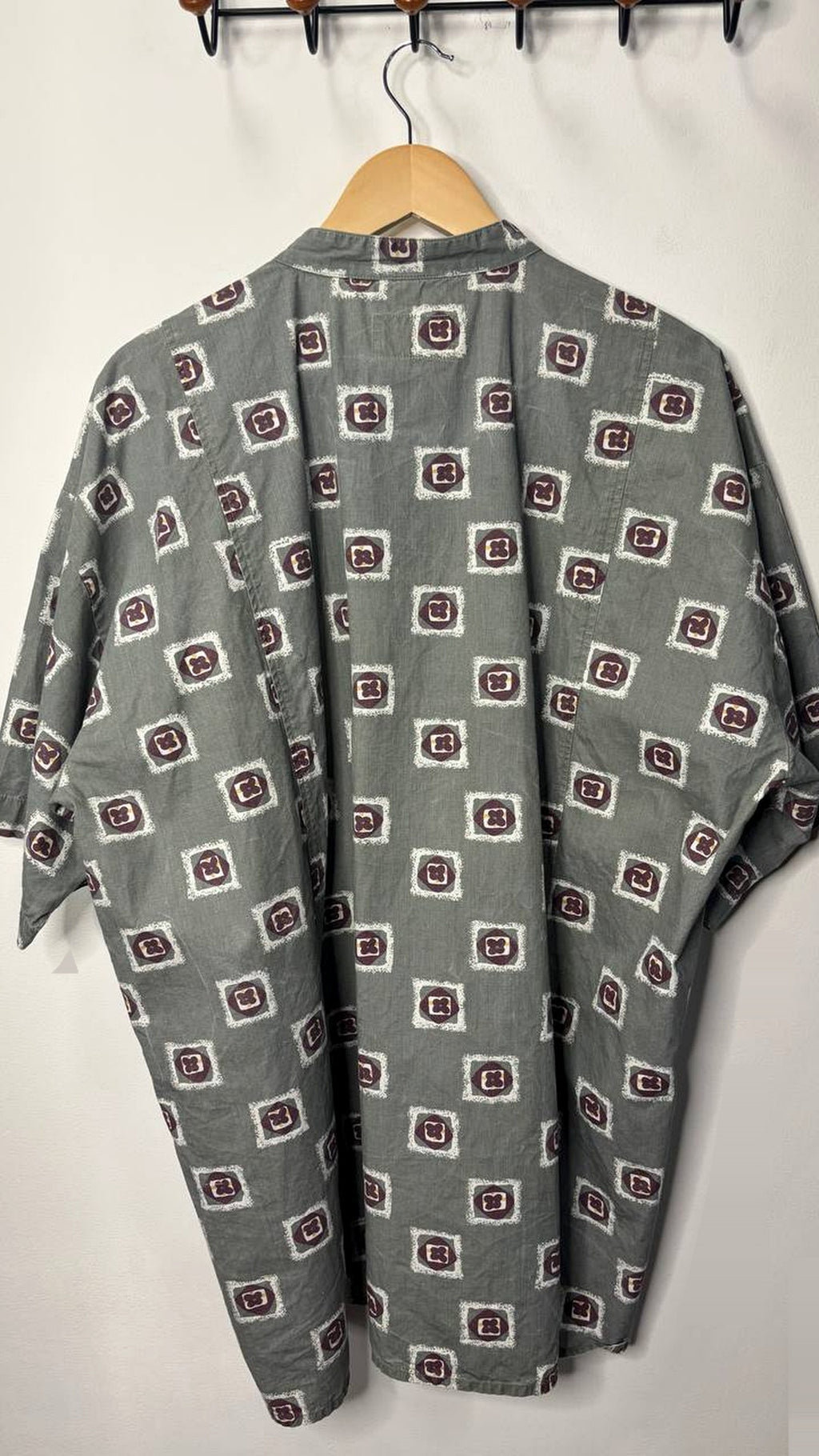 World Stile New Art Shirt – vintage clothing at AMYPARFUME Belgrade