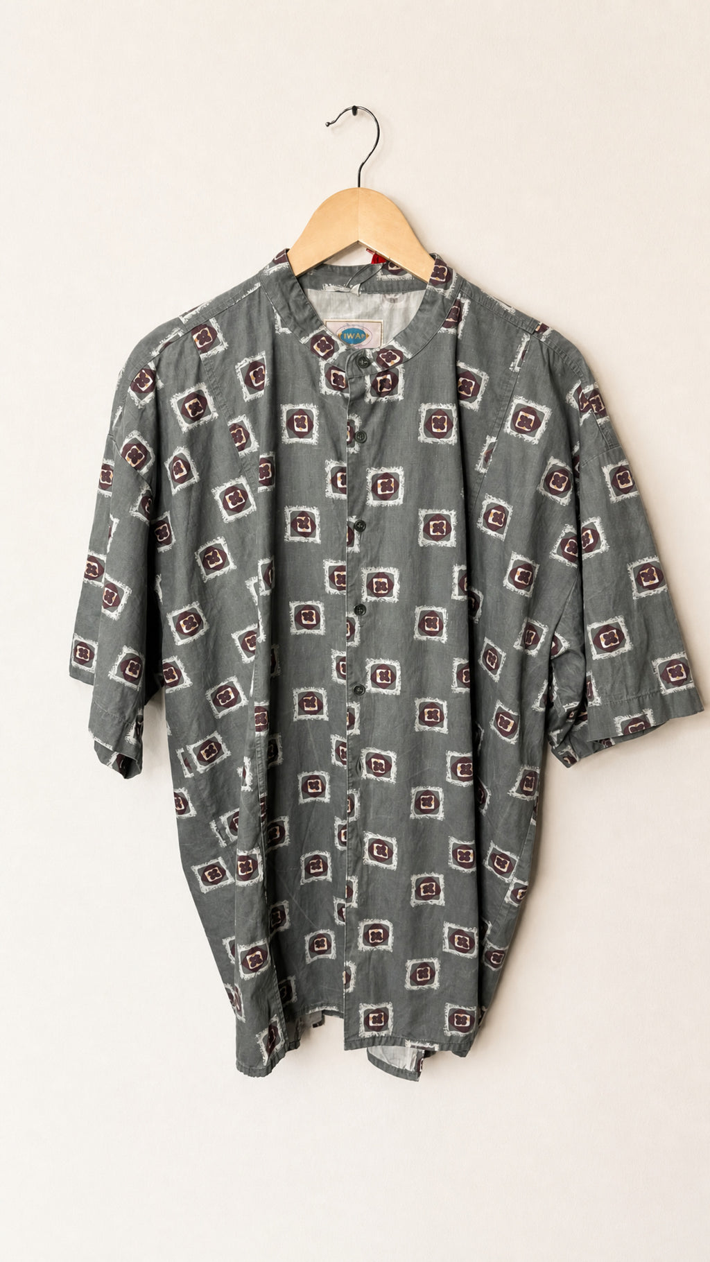 NEW ART Shirt – vintage clothing at AMYPARFUME Belgrade