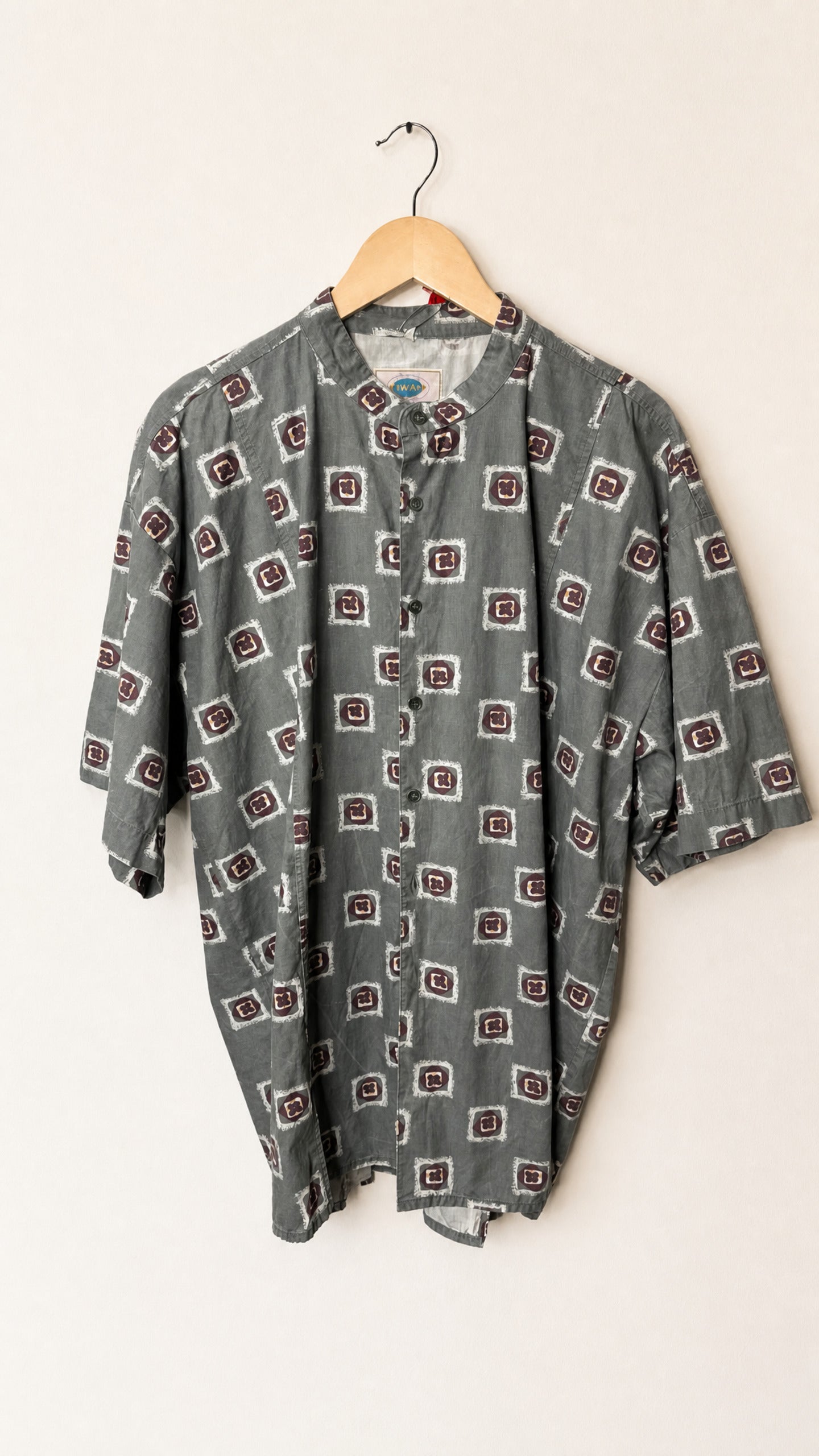 NEW ART Shirt – vintage clothing at AMYPARFUME Belgrade
